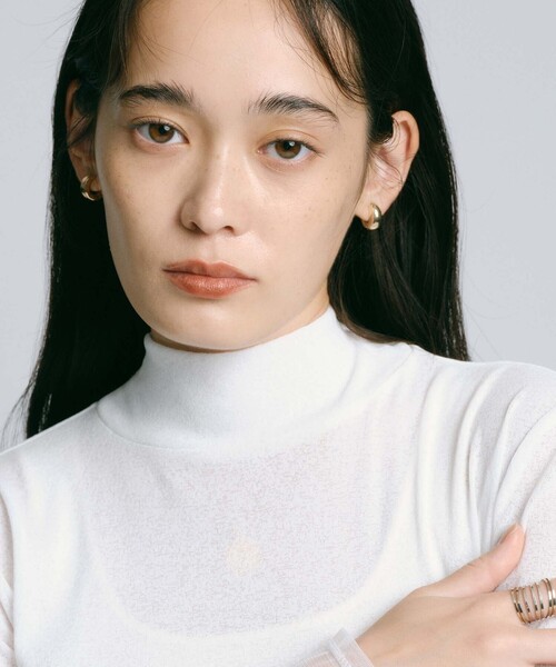 BIANCA(ビアンカ)の「【@BAILA掲載】【大人シアー】チュールコンビタートルカットソー(Tシャツ/カットソー・レディース・オフホワイト/ブラック・38)」の5枚目の写真
