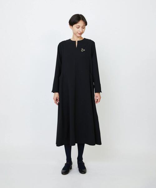 LOISIR（ロワズィール）の「【2月ベストセラーブランド内1位】エコダブルクロスキーネックワンピース（ワンピース・レディース・ブラック・38/40）」の2枚目の写真