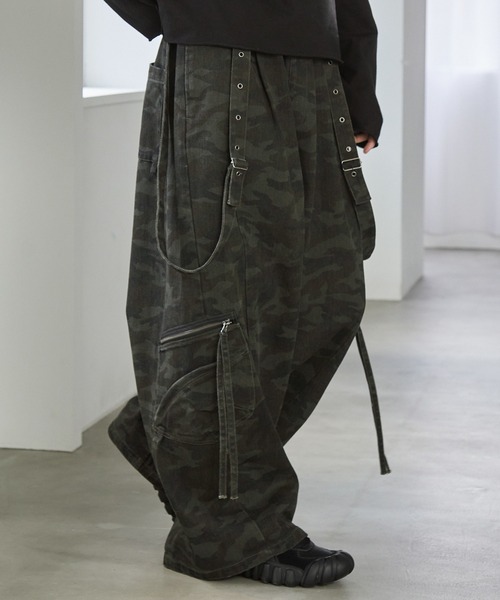 Spielio（シュピーリオ）の「【Spielio】Distressed suspender wide denim pants/ ヴィンテージライク サスペンダーワイドデニムパンツ（カーゴパンツ・メンズ・カーキ系1/グレー系1・S/M/L）」の7枚目の写真