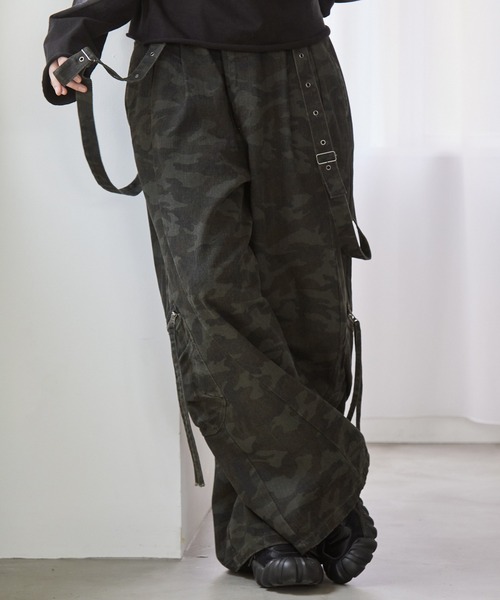 Spielio（シュピーリオ）の「【Spielio】Distressed suspender wide denim pants/ ヴィンテージライク サスペンダーワイドデニムパンツ（カーゴパンツ・メンズ・カーキ系1/グレー系1・S/M/L）」の10枚目の写真