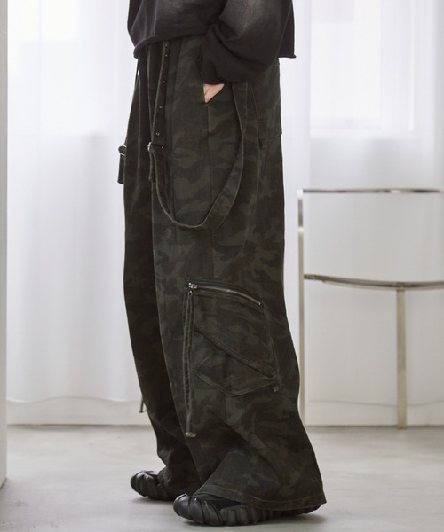 Spielio（シュピーリオ）の「【Spielio】Distressed suspender wide denim pants/ ヴィンテージライク サスペンダーワイドデニムパンツ（カーゴパンツ・メンズ・カーキ系1/グレー系1・S/M/L）」の12枚目の写真