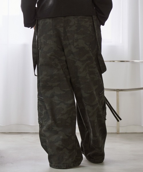 Spielio（シュピーリオ）の「【Spielio】Distressed suspender wide denim pants/ ヴィンテージライク サスペンダーワイドデニムパンツ（カーゴパンツ・メンズ・カーキ系1/グレー系1・S/M/L）」の13枚目の写真