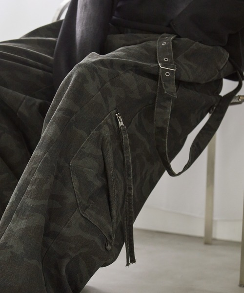 Spielio（シュピーリオ）の「【Spielio】Distressed suspender wide denim pants/ ヴィンテージライク サスペンダーワイドデニムパンツ（カーゴパンツ・メンズ・カーキ系1/グレー系1・S/M/L）」の15枚目の写真