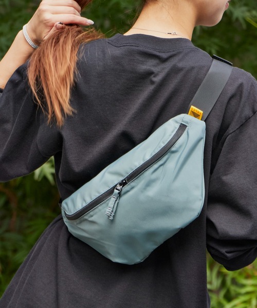 KELTY（ケルティ）の「KELTY/ケルティ 80's SLIM FANNY スリムファニーショルダーバッグ（ボディバッグ/ウエストポーチ・メンズ・モカ/グレー/ブラック・FREE）」の3枚目の写真