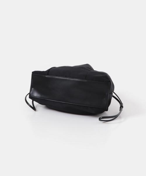 RODE SKO(ロデスコ)の「ショルダー付撥水ミニキンチャクバッグ(ショルダーバッグ・レディース・ブラック/グレー/アイボリー・ONE)」の18枚目の写真