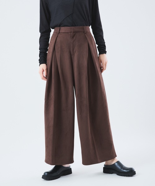 Muscat(マスカット)の「スウェードライク タックワイドパンツ(その他パンツ・レディース・ブラック/ブラウン・F)」の15枚目の写真