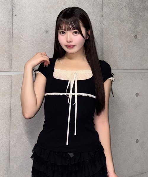 Lae(レイ)の「パフスリーブリボンブラウス(Tシャツ/カットソー・レディース・ブラック・MEDIUM)」の2枚目の写真