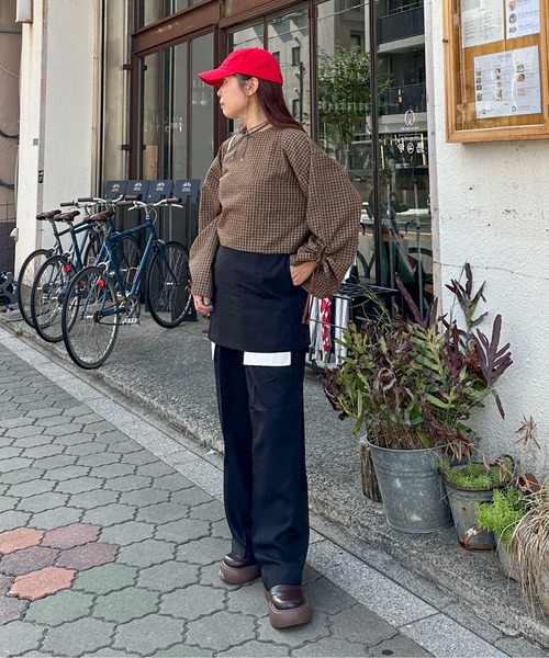 PILIT（ピリット）の「バック一オープンドロストギャザーTOPS（シャツ/ブラウス・レディース・グレー/ブラウン/グリーン・MEDIUM）」の8枚目の写真