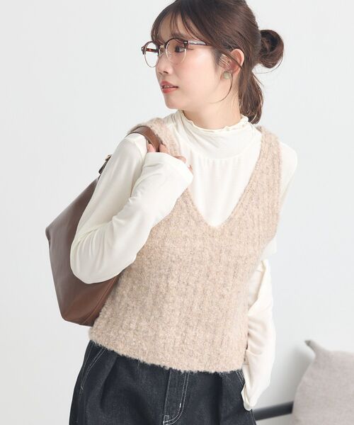 earth music&ecology（アースミュージックアンドエコロジー）の「MIXカラーブークレニットビスチェ（ベスト・レディース・オレンジ系その他/ベージュ/ライトブルー/チャコールグレー・F）」の3枚目の写真