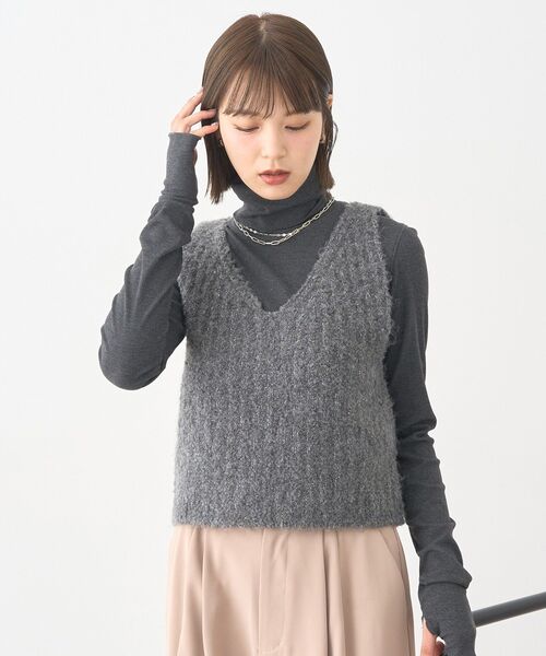 earth music&ecology（アースミュージックアンドエコロジー）の「MIXカラーブークレニットビスチェ（ベスト・レディース・オレンジ系その他/ベージュ/ライトブルー/チャコールグレー・F）」の7枚目の写真