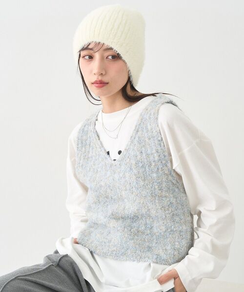 earth music&ecology（アースミュージックアンドエコロジー）の「MIXカラーブークレニットビスチェ（ベスト・レディース・オレンジ系その他/ベージュ/ライトブルー/チャコールグレー・F）」の11枚目の写真