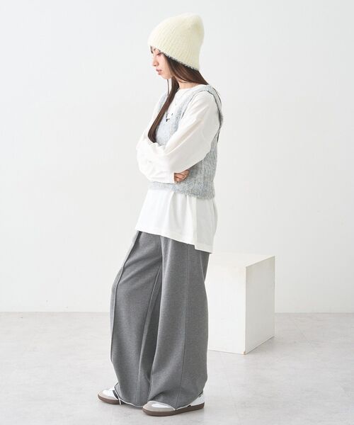 earth music&ecology（アースミュージックアンドエコロジー）の「MIXカラーブークレニットビスチェ（ベスト・レディース・オレンジ系その他/ベージュ/ライトブルー/チャコールグレー・F）」の13枚目の写真