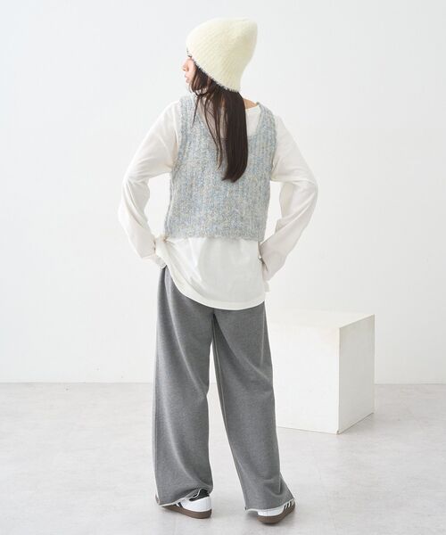 earth music&ecology（アースミュージックアンドエコロジー）の「MIXカラーブークレニットビスチェ（ベスト・レディース・オレンジ系その他/ベージュ/ライトブルー/チャコールグレー・F）」の14枚目の写真