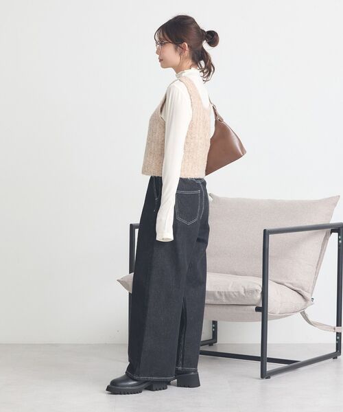 earth music&ecology（アースミュージックアンドエコロジー）の「MIXカラーブークレニットビスチェ（ベスト・レディース・オレンジ系その他/ベージュ/ライトブルー/チャコールグレー・F）」の21枚目の写真