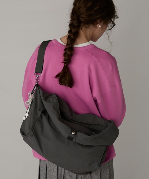 BONLECILL Marche（ボンルシールマルシェ）の「【BONLECILL Marche】《A4収納可能》2wayワイドショルダーバッグ／マザーズバッグ／ユーティリティバッグ（ショルダーバッグ・レディース・グレー/ホワイト/ブラック・FREE）」の21枚目の写真