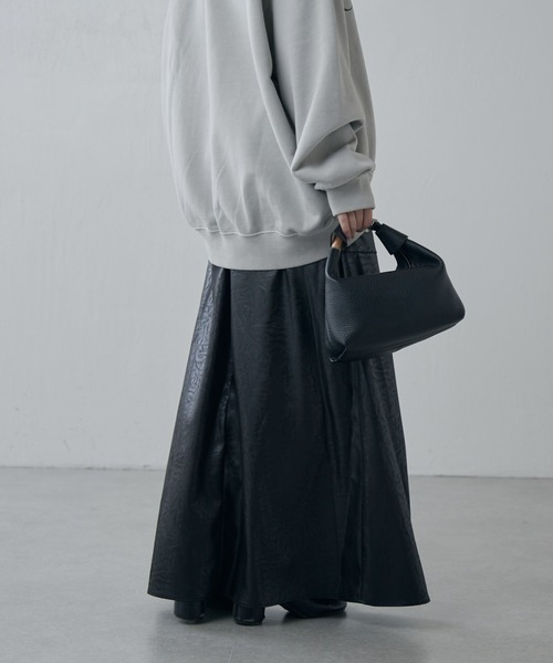 Lui's（ルイス）の「サテンレザーライクスカート（スカート・レディース・ライトグレー/ブラック・36/38）」の6枚目の写真