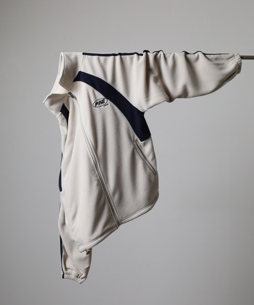 FUNALIVE(ファンアライブ)の「切替配色 ロゴ ワイド フリース ジャケット(ブルゾン・メンズ・ブラック/チャコールグレー/キャメル/アイボリー・M/LL/L)」の2枚目の写真