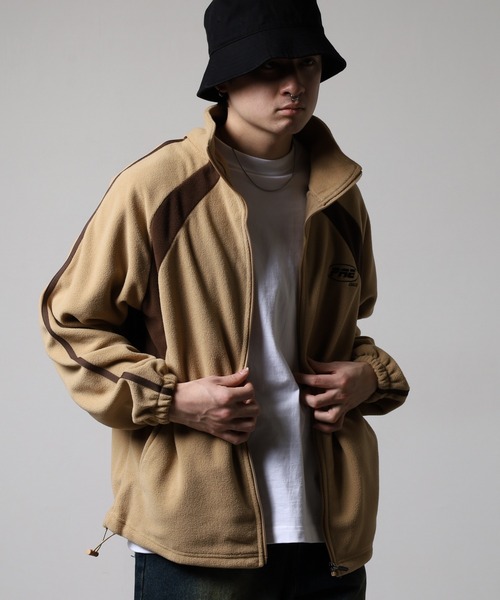 FUNALIVE(ファンアライブ)の「切替配色 ロゴ ワイド フリース ジャケット(ブルゾン・メンズ・ブラック/チャコールグレー/キャメル/アイボリー・M/LL/L)」の7枚目の写真