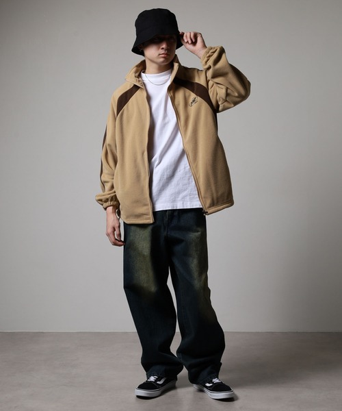 FUNALIVE(ファンアライブ)の「切替配色 ロゴ ワイド フリース ジャケット(ブルゾン・メンズ・ブラック/チャコールグレー/キャメル/アイボリー・M/LL/L)」の5枚目の写真