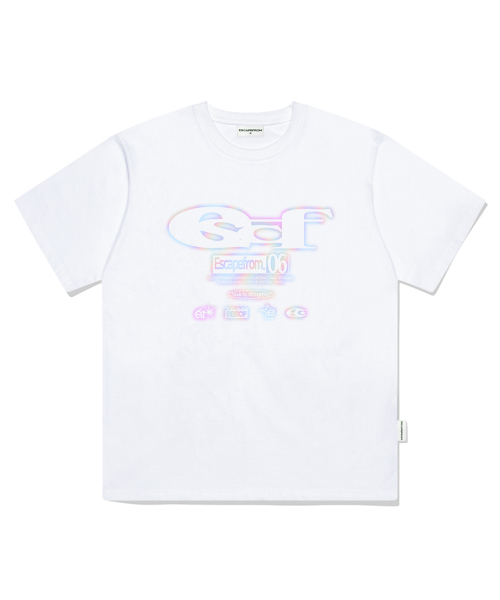 ESCAPEFROM(エスケープフロム)の「グラデーション ESCF ロゴ コラージュ プリント オーバーサイズ 半袖Tシャツ ホワイト(Tシャツ/カットソー・レディース・その他・SMALL/MEDIUM/LARGE)」の2枚目の写真