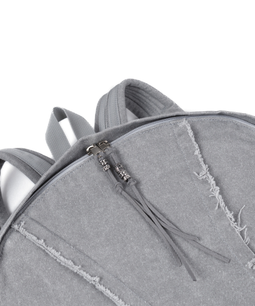 RSSC(アールエスエスシー)の「RAW CUT DENIM BACKPACK - GRAY(バックパック/リュック・レディース・その他・FREE)」の7枚目の写真