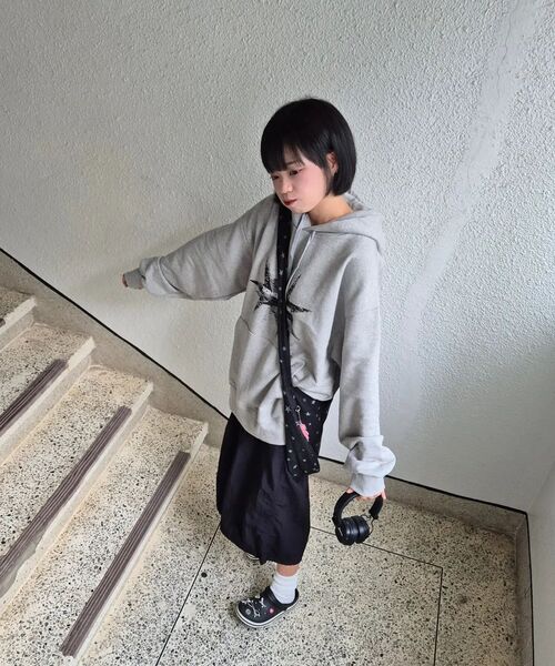 CRIGUN(クリガン)の「スローイングスター フードパーカー メランジェグレー(パーカー・レディース・グレー・MEDIUM/LARGE/X-LARGE/XX-LARGE)」の9枚目の写真