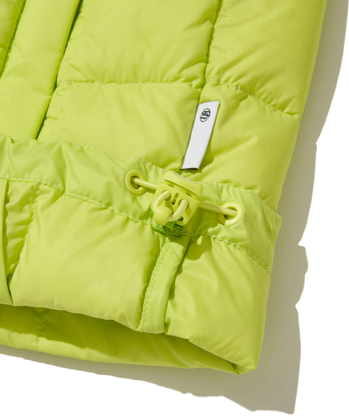 URBANDTYPE（アーバンディタイプ）の「コンフィフードパーカーライトダウンジャケット_ライム（ダウンジャケット/コート・レディース・その他・SMALL/MEDIUM/LARGE/X-LARGE）」の7枚目の写真