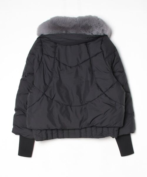 .KOM（ドットコム）の「A'GEM/9 × .kom 『.kom/ドットケーオーエム』Y2K ボリュームファー付きショート中綿ジャケット（ダウンジャケット/コート・レディース・ブラック/ホワイト・M/L）」の13枚目の写真