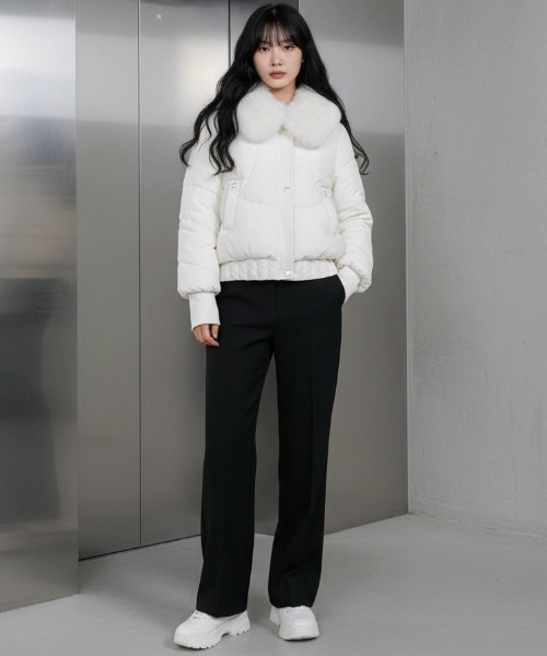 .KOM（ドットコム）の「A'GEM/9 × .kom 『.kom/ドットケーオーエム』Y2K ボリュームファー付きショート中綿ジャケット（ダウンジャケット/コート・レディース・ブラック/ホワイト・M/L）」の5枚目の写真