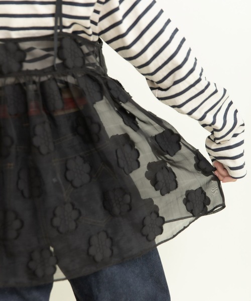 Dot＆Stripes CHILD WOMAN（ドットアンドストライプス　チャイルドウーマン）の「シアーフラワーカットジャカード キャミブラウス(セットアップ対応)（シャツ/ブラウス・レディース・ブラック・FREE）」の7枚目の写真