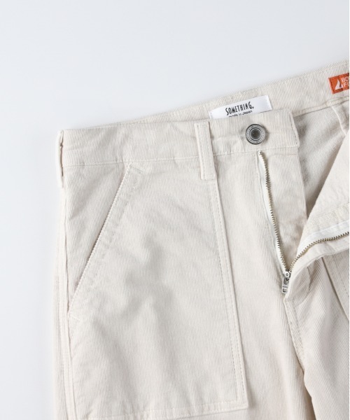 SOMETHING（サムシング）の「【SOMETHING】BODYPAREベイカーワイドパンツ (ワイドシルエット / 都会的デザイン / ワークスタイル)（その他パンツ・レディース・キナリ・XS/S/L/M）」の4枚目の写真
