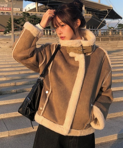 バートン　ベージュファー付きジャケット　サイズs バートン ベージュファー付きジャケット サイズs バートン ベージュ