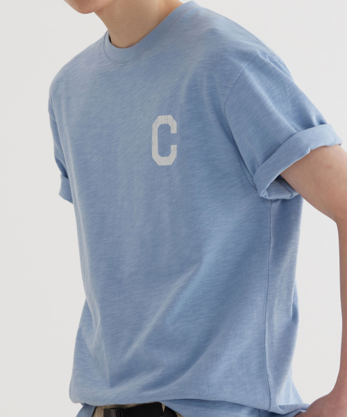 COVERNAT（カバーナット）の「スロップクラックCロゴTシャツブルー（Tシャツ/カットソー・レディース・その他・X-SMALL/SMALL/MEDIUM/LARGE/X-LARGE/XX-LARGE）」の2枚目の写真