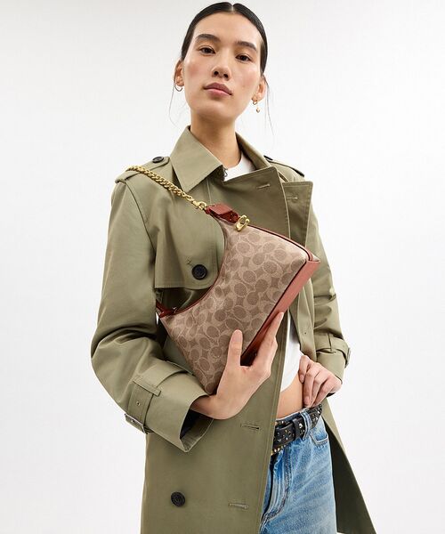 COACH（コーチ）の「ジュリエット ショルダー バッグ 25・シグネチャー キャンバス（ショルダーバッグ・レディース・ベージュ系その他・ONE）」の3枚目の写真
