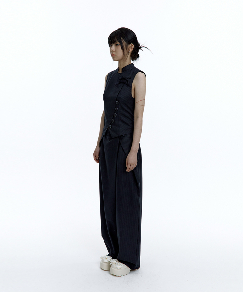 KASHIKO(カシコ)の「Pintuck Asymmetric Trousers Stripe(その他パンツ・レディース・その他・SMALL/MEDIUM)」の6枚目の写真