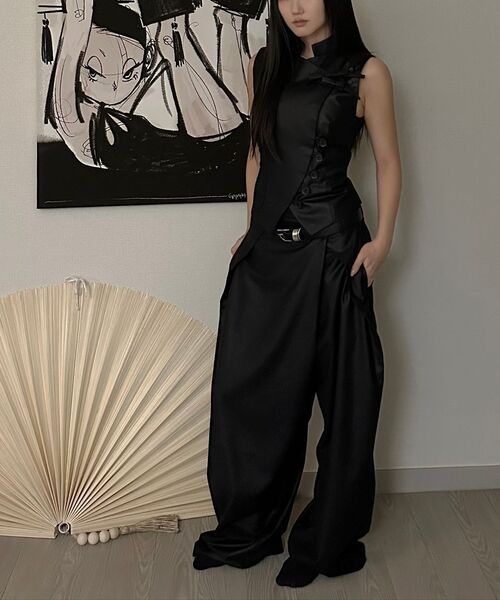KASHIKO(カシコ)の「Pintuck Asymmetric Trousers Stripe(その他パンツ・レディース・その他・SMALL/MEDIUM)」の11枚目の写真