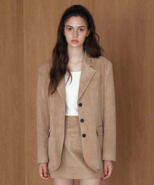 YUPPE（ヨッペ）の「SUEDE OVER JACKET_BEIGE（その他アウター・レディース・その他・ONE SIZE）」の2枚目の写真