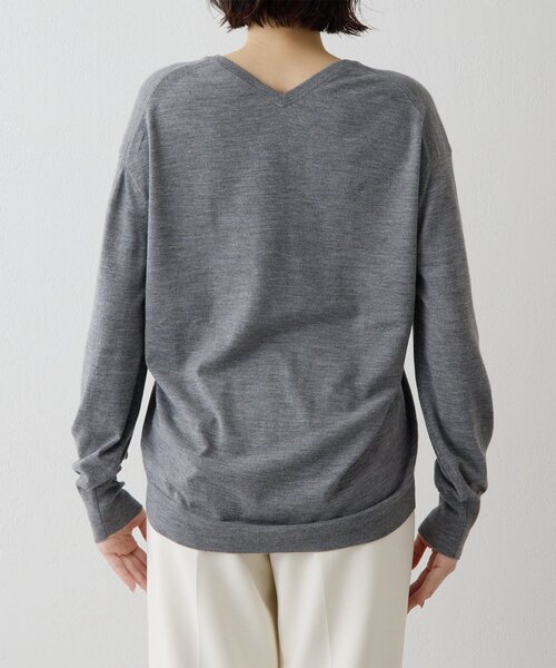 Whim Gazette（ウィムガゼット）の「【GEMINI】ハイゲージVネックニットプルオーバー（ニット/セーター・レディース・ライトベージュ/グレー/キャメル・FREE）」の20枚目の写真