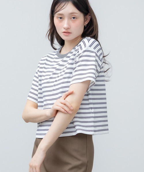 HEILIS(ヘイリス)の「クロップドマルチボーダーTシャツ / ブラック オフホワイト ブラウン 夏服 春服 韓国 マルチボーダー 柄 トップス クロップド丈 コンパクト 半袖 ノームコア シティーガール カットソー ボーダー(Tシャツ/カットソー・レディース・ブラック/ブラウン/オフホワイト・FREE)」の8枚目の写真