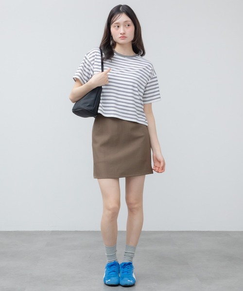 HEILIS(ヘイリス)の「クロップドマルチボーダーTシャツ / ブラック オフホワイト ブラウン 夏服 春服 韓国 マルチボーダー 柄 トップス クロップド丈 コンパクト 半袖 ノームコア シティーガール カットソー ボーダー(Tシャツ/カットソー・レディース・ブラック/ブラウン/オフホワイト・FREE)」の12枚目の写真