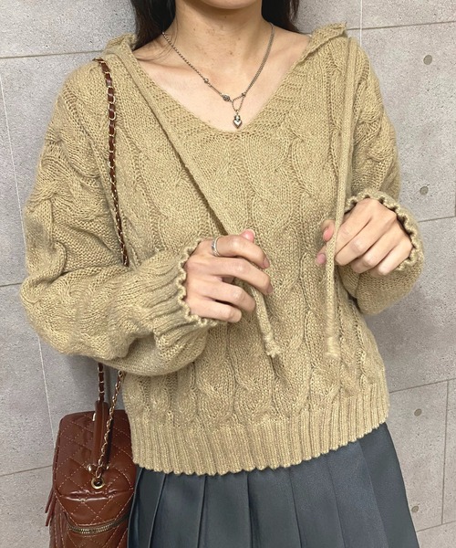 NANEA(ナネア)の「クロップド丈ケーブル編みニットプルパーカー(ニット/セーター・レディース・アイボリー/ベージュ・フリー)」の18枚目の写真