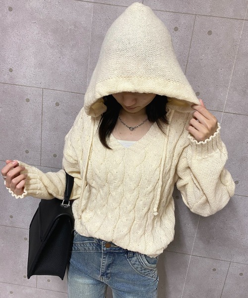 NANEA(ナネア)の「クロップド丈ケーブル編みニットプルパーカー(ニット/セーター・レディース・アイボリー/ベージュ・フリー)」の7枚目の写真