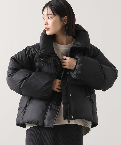 Gready Brilliant（グレディブリリアン）の「スタンドネックショートダウン（ダウンジャケット/コート・レディース・ブラック/グレイッシュベージュ・38）」の22枚目の写真