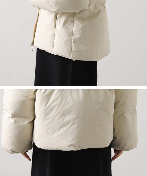 Gready Brilliant（グレディブリリアン）の「スタンドネックショートダウン（ダウンジャケット/コート・レディース・ブラック/グレイッシュベージュ・38）」の8枚目の写真
