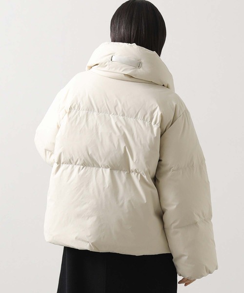 Gready Brilliant（グレディブリリアン）の「スタンドネックショートダウン（ダウンジャケット/コート・レディース・ブラック/グレイッシュベージュ・38）」の3枚目の写真