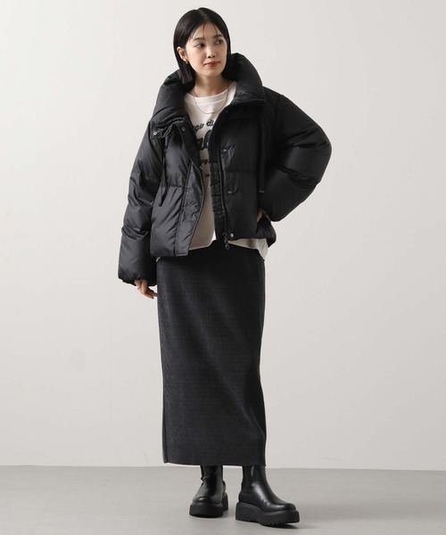 Gready Brilliant（グレディブリリアン）の「スタンドネックショートダウン（ダウンジャケット/コート・レディース・ブラック/グレイッシュベージュ・38）」の15枚目の写真