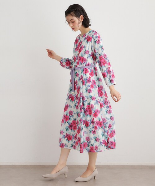 LAURA ASHLEY（ローラアシュレイ）の「【洗える／同柄アイテムあり】フリーサム ヘイズ柄ワンピース（ワンピース・レディース・ホワイト系3/ブルー系5・38/40）」の4枚目の写真