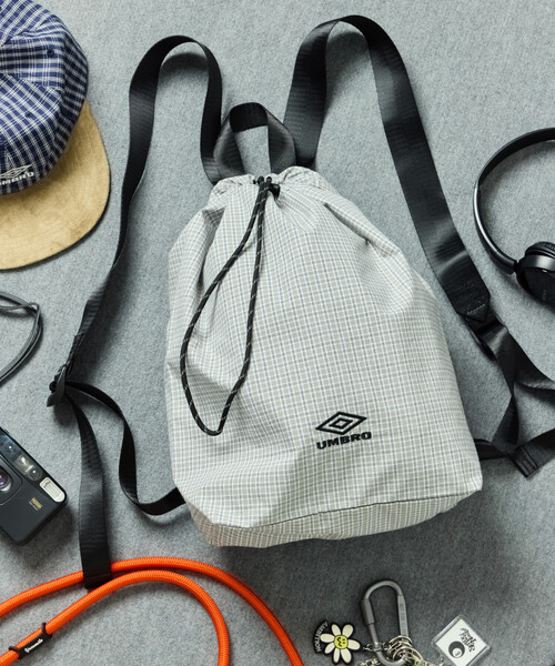 UMBRO（アンブロ）の「UMBRO/アンブロ SP Packable Mini Bag/別注 チェック＆ストライプ パッカブル ミニバッグ（バックパック/リュック・メンズ・ホワイト/ブラック/ネイビー/ブルー/グリーン・ONE SIZE）」の4枚目の写真