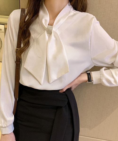 ONEP STAR(ワンピスター)の「ボウタイ付きスクエアブラウス(シャツ/ブラウス・レディース・ホワイト/ベージュ・LARGE/X-LARGE/MEDIUM)」の12枚目の写真
