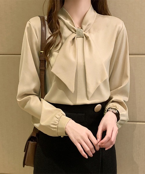 ONEP STAR(ワンピスター)の「ボウタイ付きスクエアブラウス(シャツ/ブラウス・レディース・ホワイト/ベージュ・LARGE/X-LARGE/MEDIUM)」の15枚目の写真